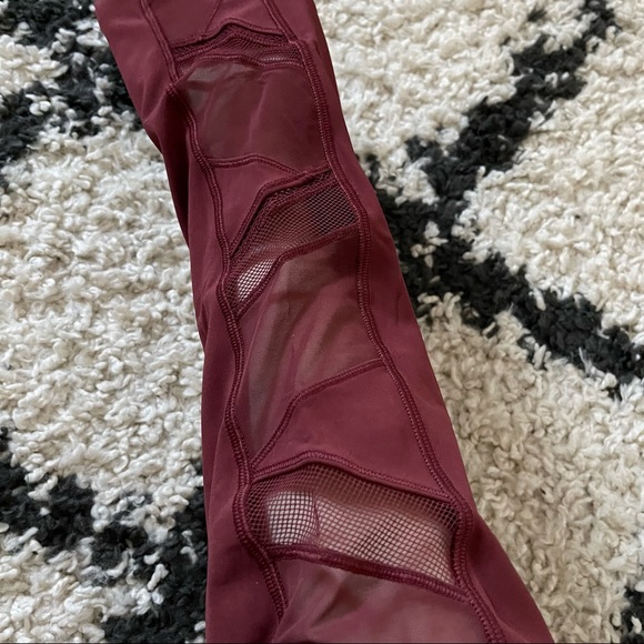 Lululemon Speed Up Tight *Mesh 28" - Picture 9 of 10